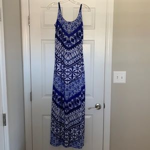 Lightly worn beautiful blue and white maxi dress.